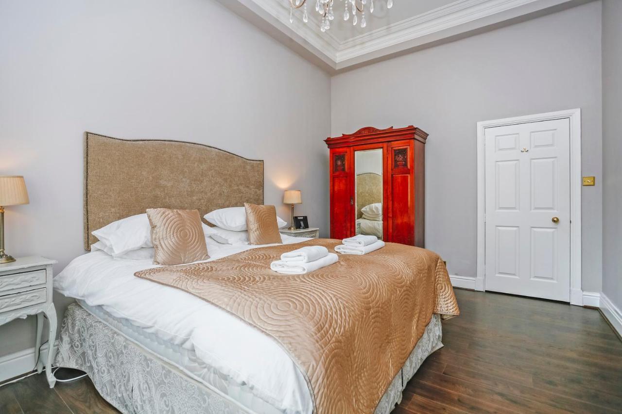 Royal Mile Mansions 14 Apartment เอดินบะระ ภายนอก รูปภาพ