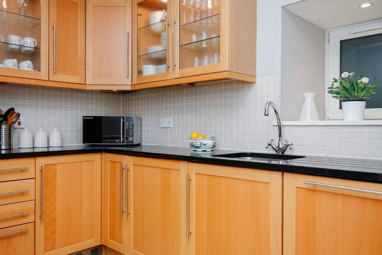 Royal Mile Mansions 14 Apartment เอดินบะระ ภายนอก รูปภาพ