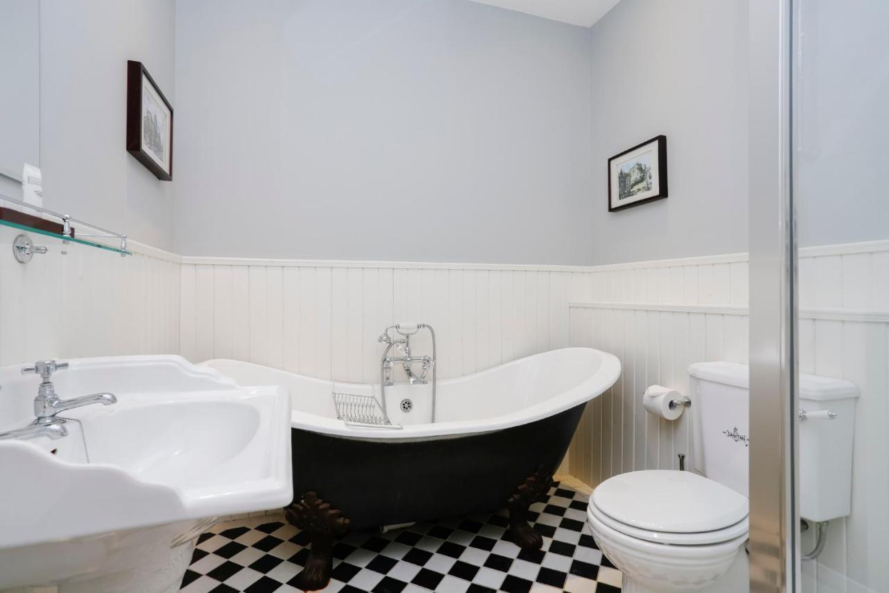 Royal Mile Mansions 14 Apartment เอดินบะระ ภายนอก รูปภาพ