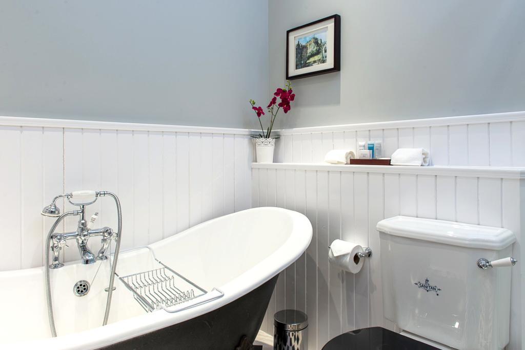 Royal Mile Mansions 14 Apartment เอดินบะระ ภายนอก รูปภาพ