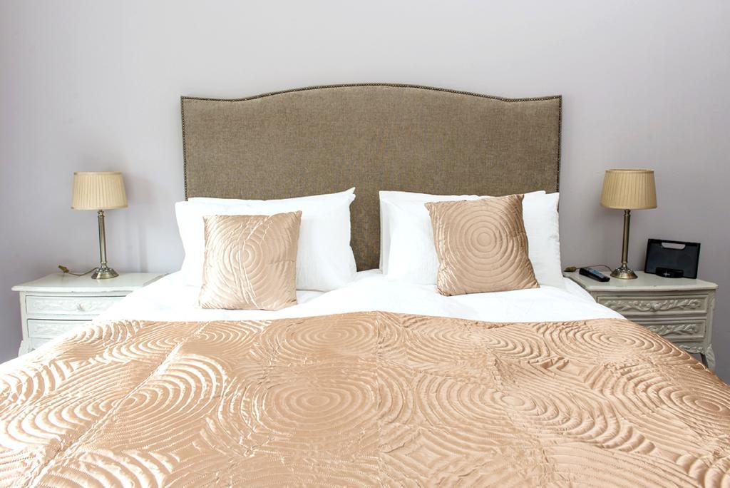 Royal Mile Mansions 14 Apartment เอดินบะระ ภายนอก รูปภาพ