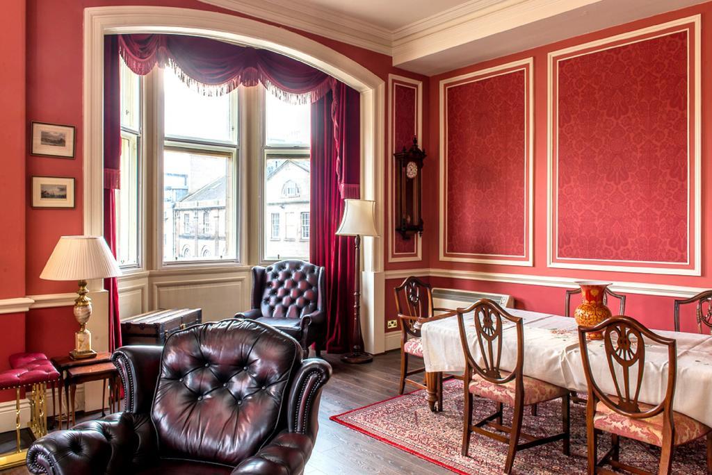 Royal Mile Mansions 14 Apartment เอดินบะระ ภายนอก รูปภาพ