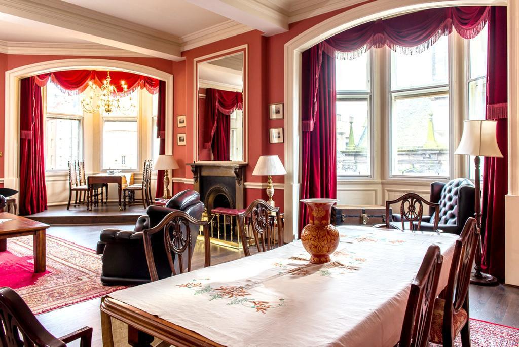 Royal Mile Mansions 14 Apartment เอดินบะระ ภายนอก รูปภาพ